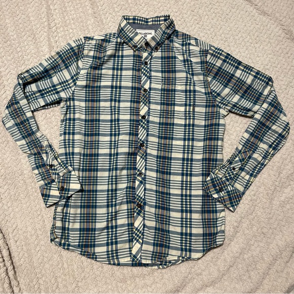 Billabong Other - MEN’S BILLABONG LONG SLEEVE BUTTON DOWN